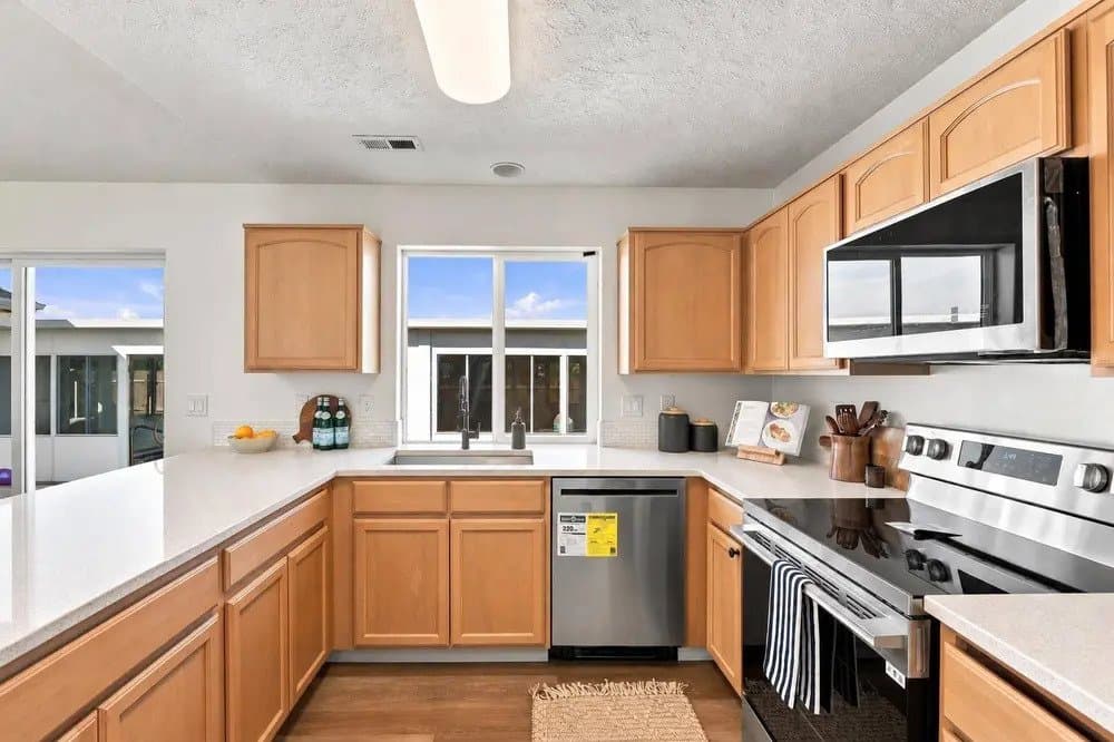Airway Heights House: 10220 W 10th Ave