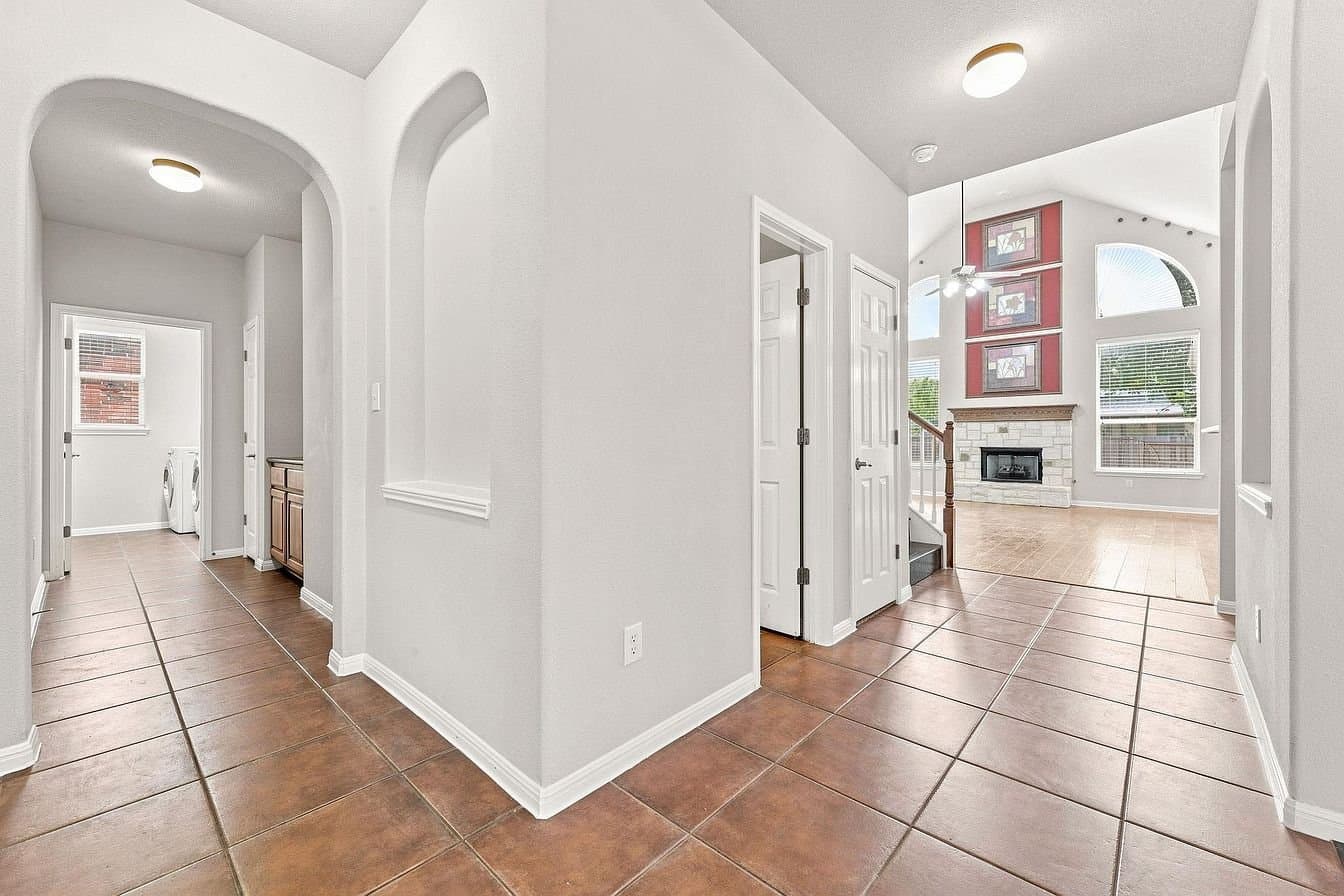 Austin House: 15616 Belfin Dr