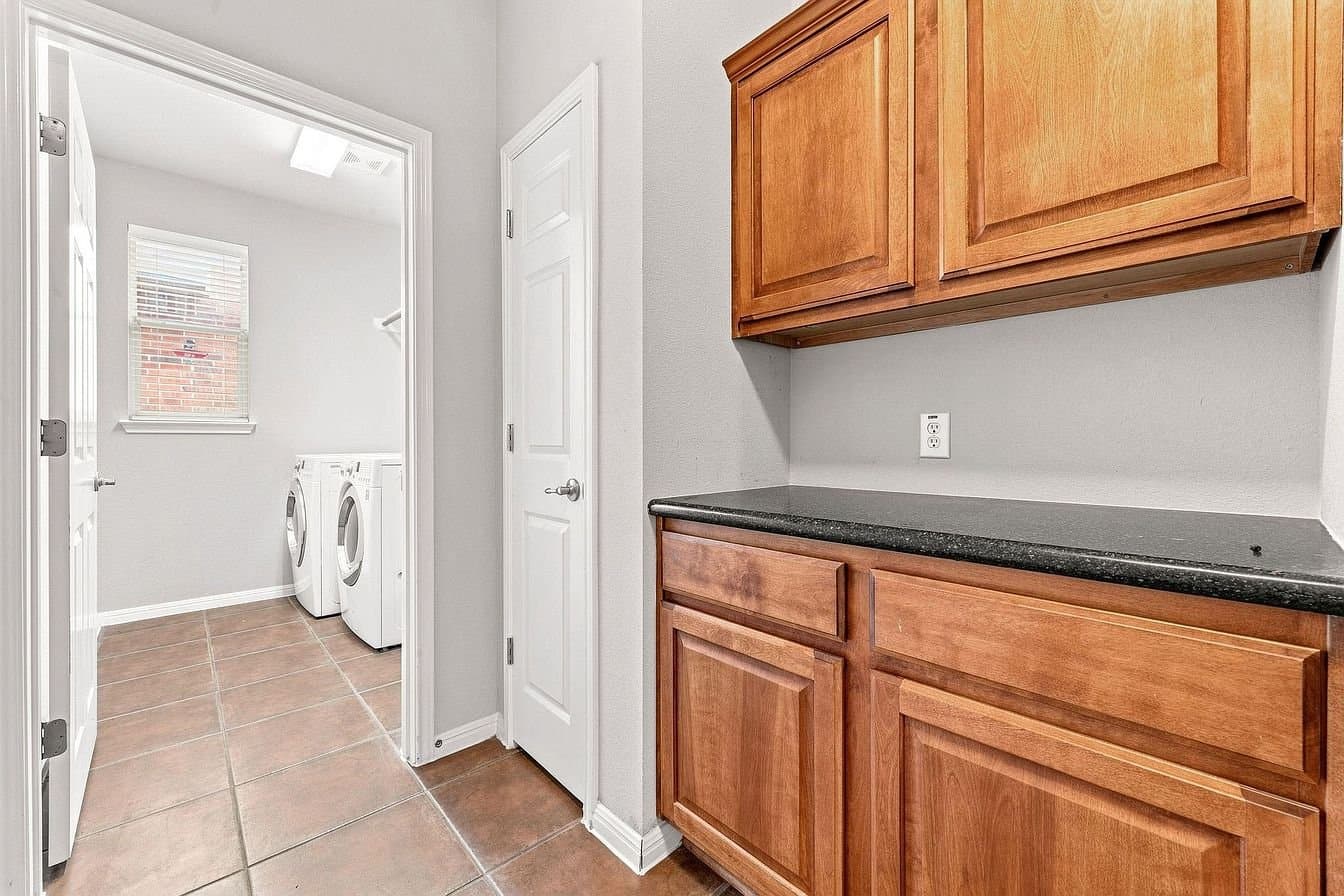 Austin House: 15616 Belfin Dr