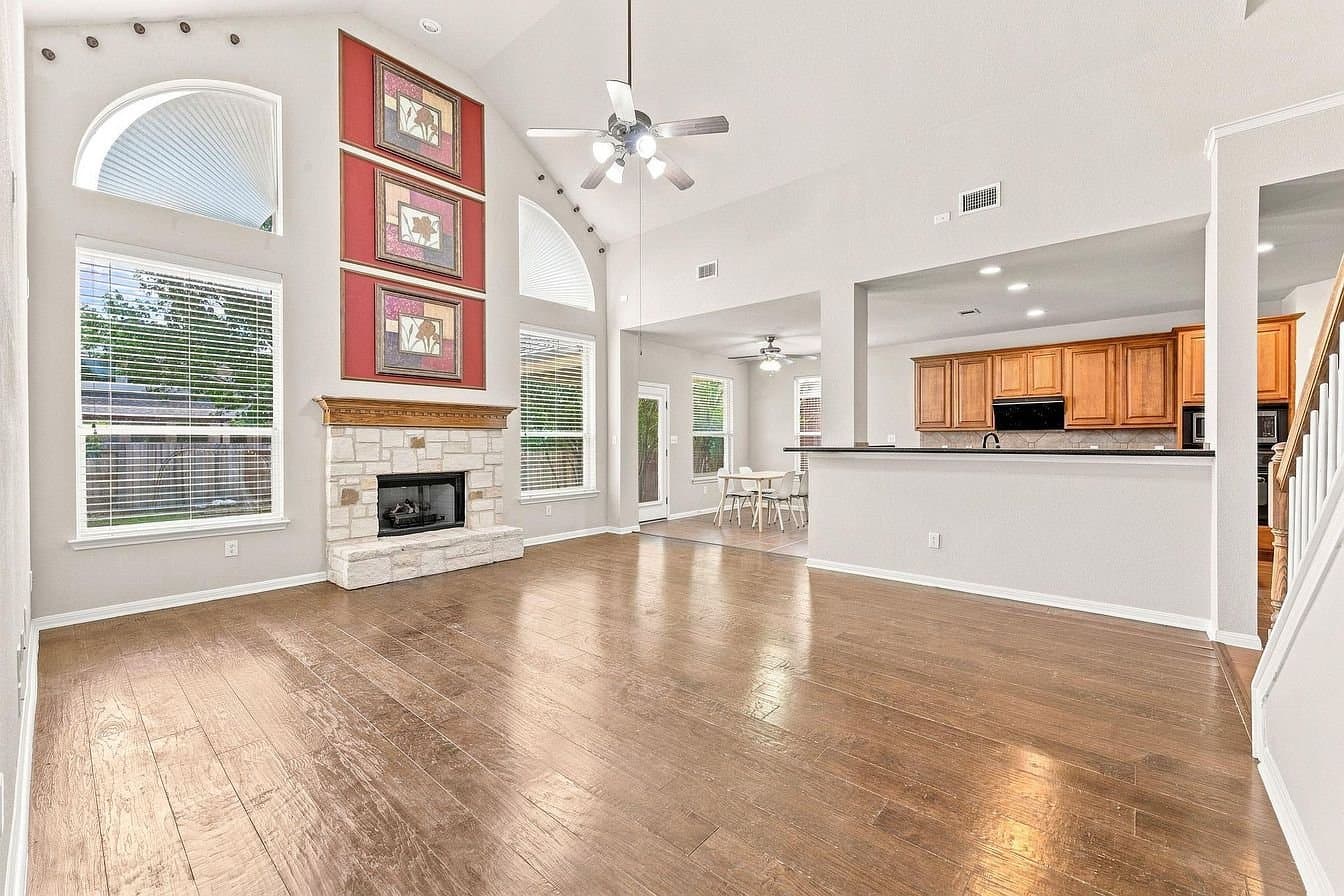 Austin House: 15616 Belfin Dr