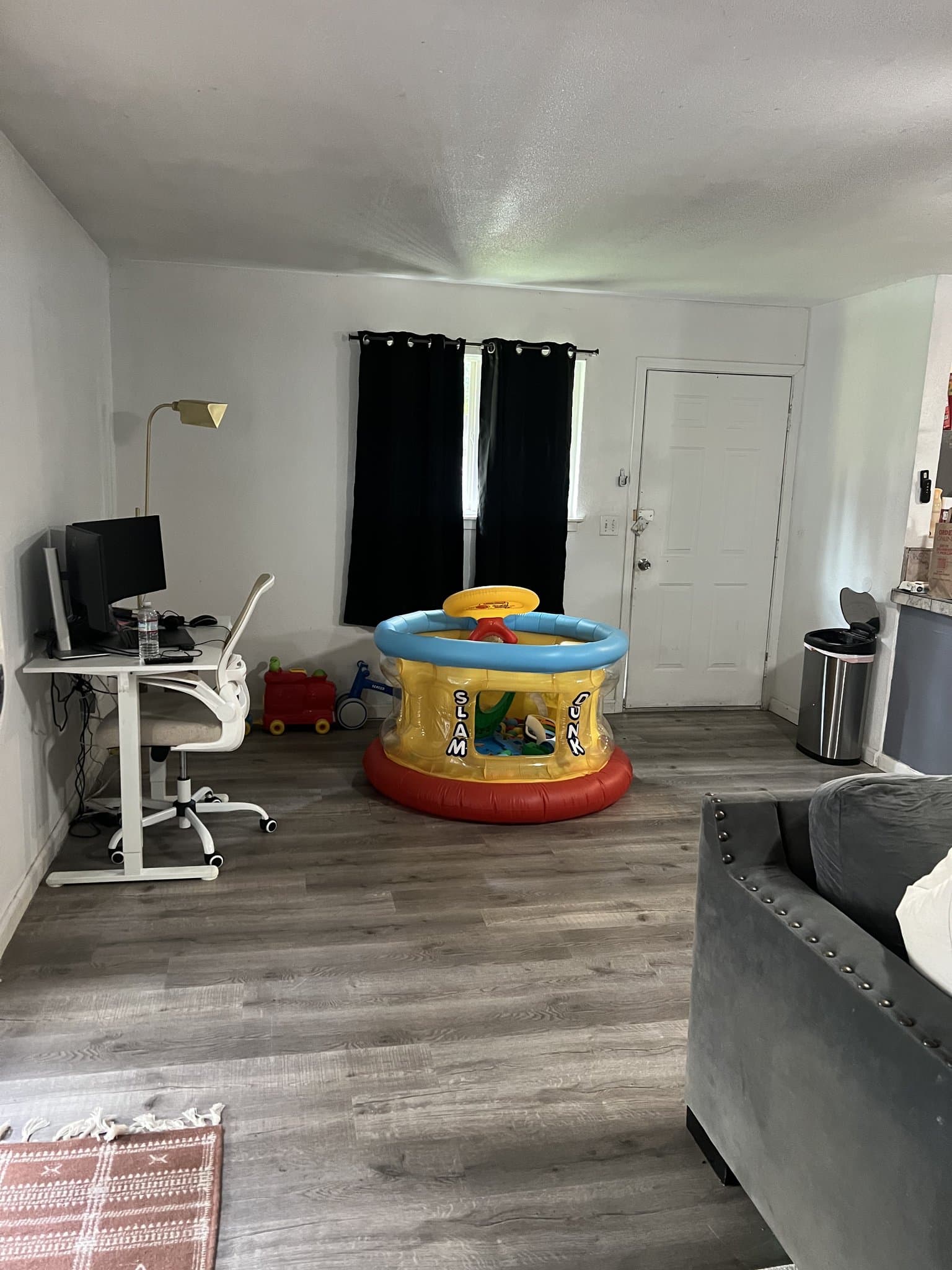 Sacramento House: 321 Bowman Ave