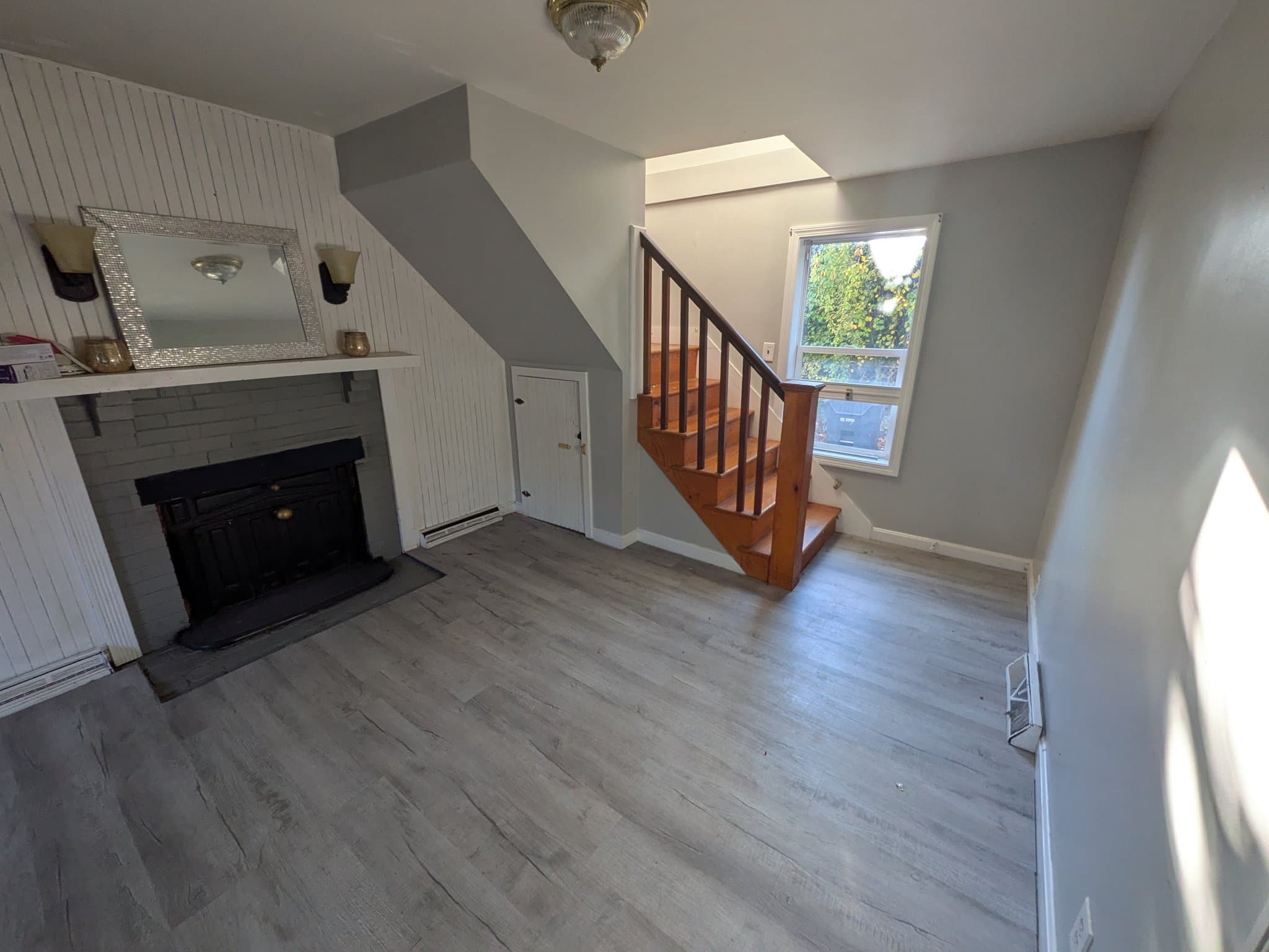 Warwick House: 70 Walton Ave