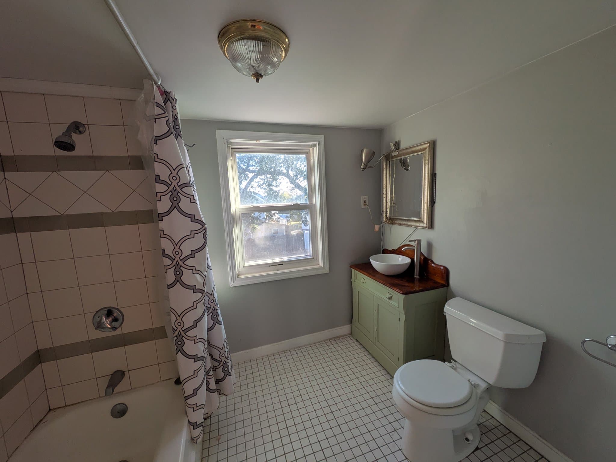 Warwick House: 70 Walton Ave