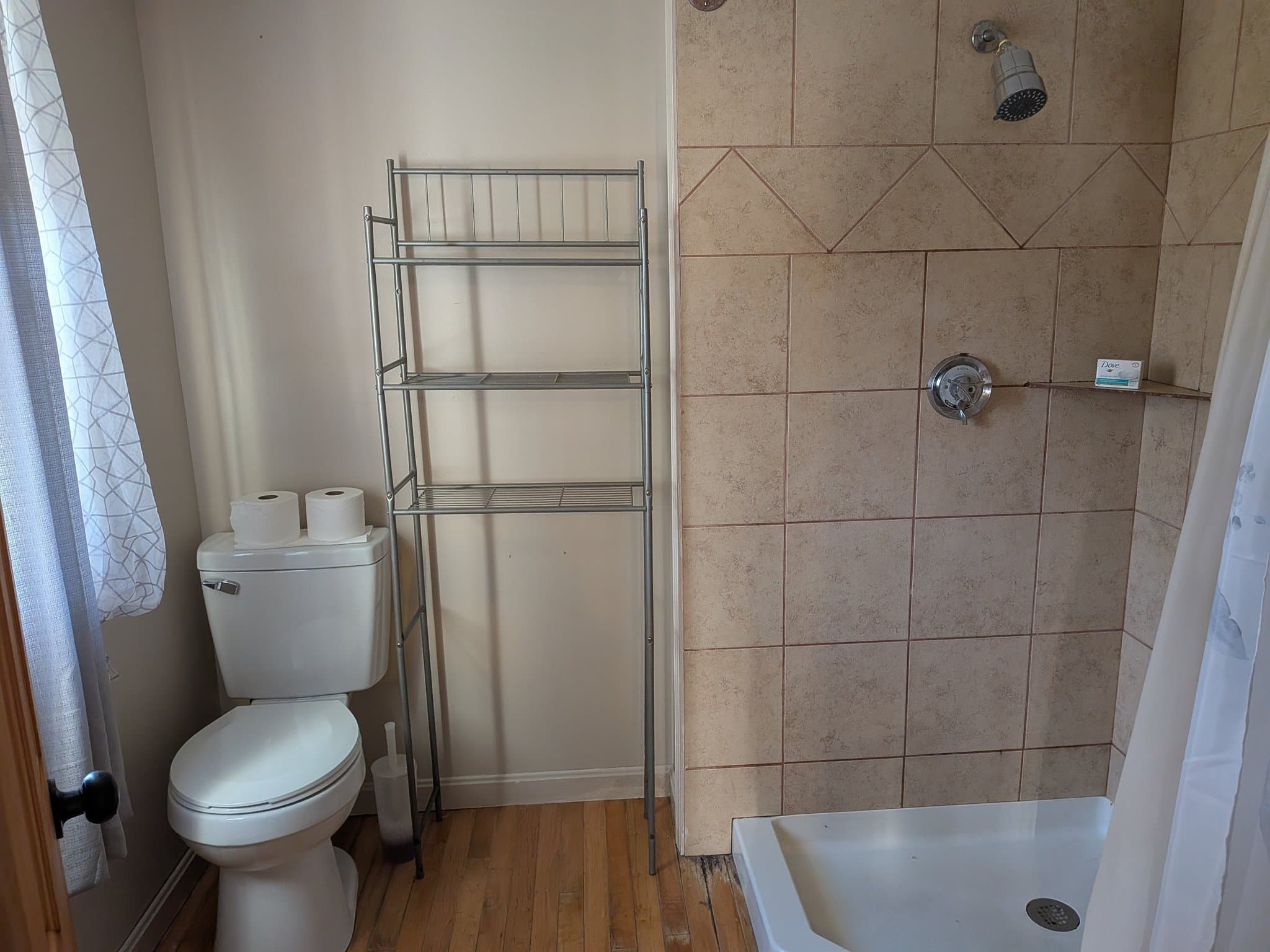 Warwick House: 70 Walton Ave