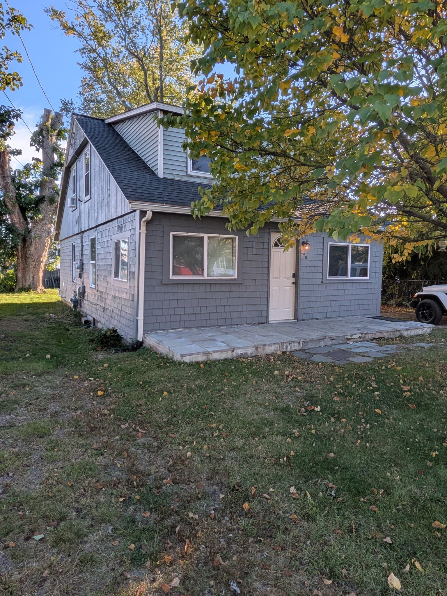 Warwick House: 70 Walton Ave