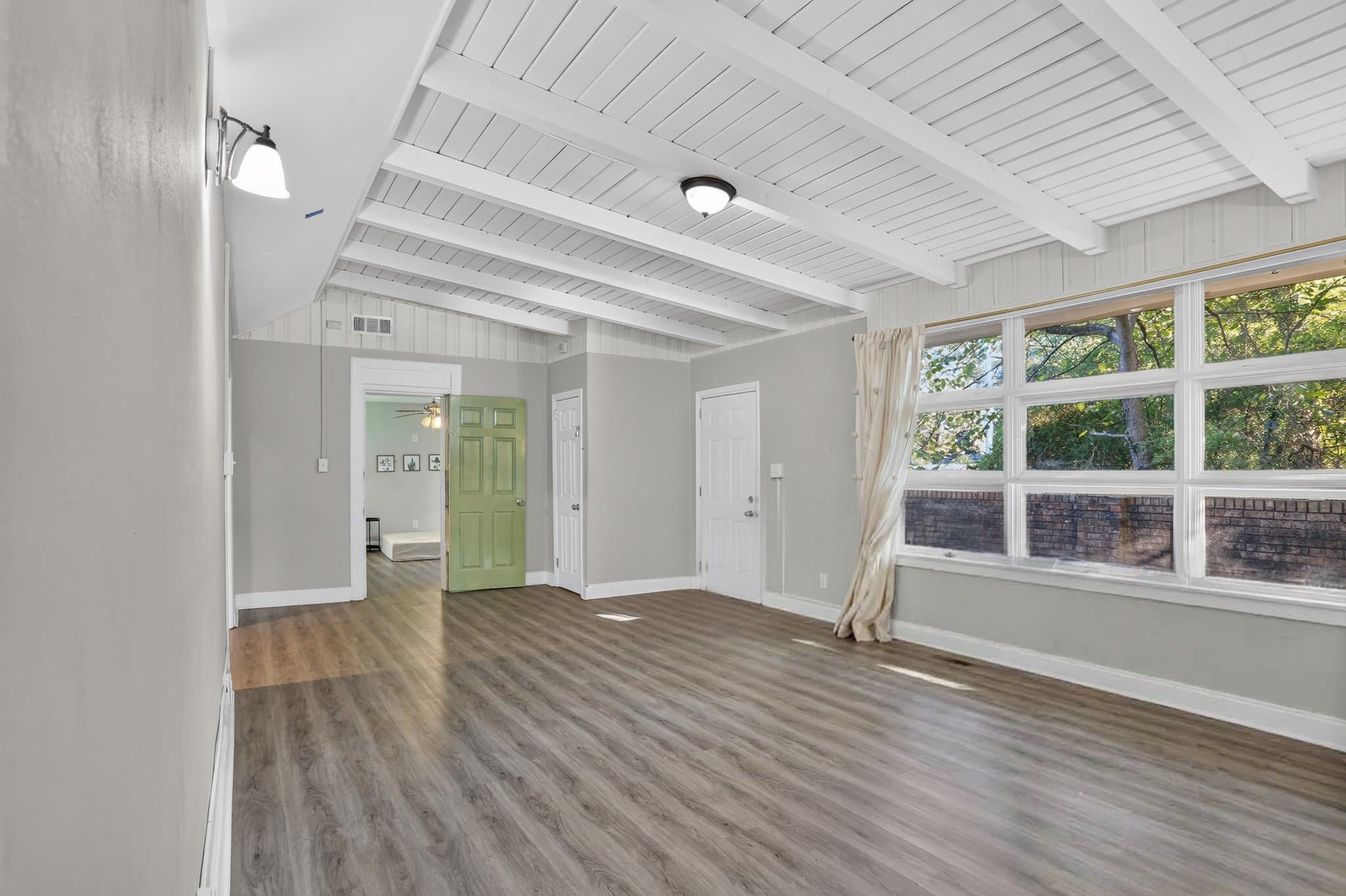 Decatur House: 4454 Thompson Mill Rd