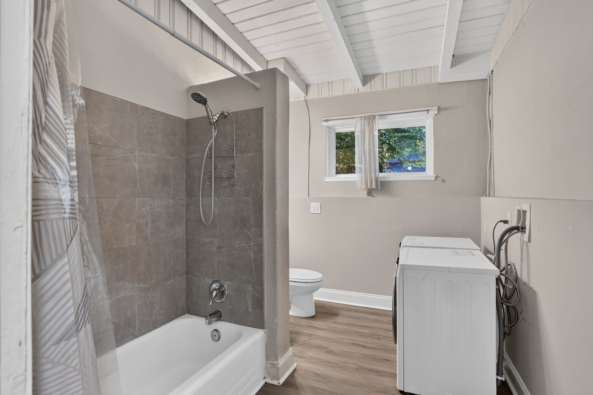 Decatur House: 4454 Thompson Mill Rd