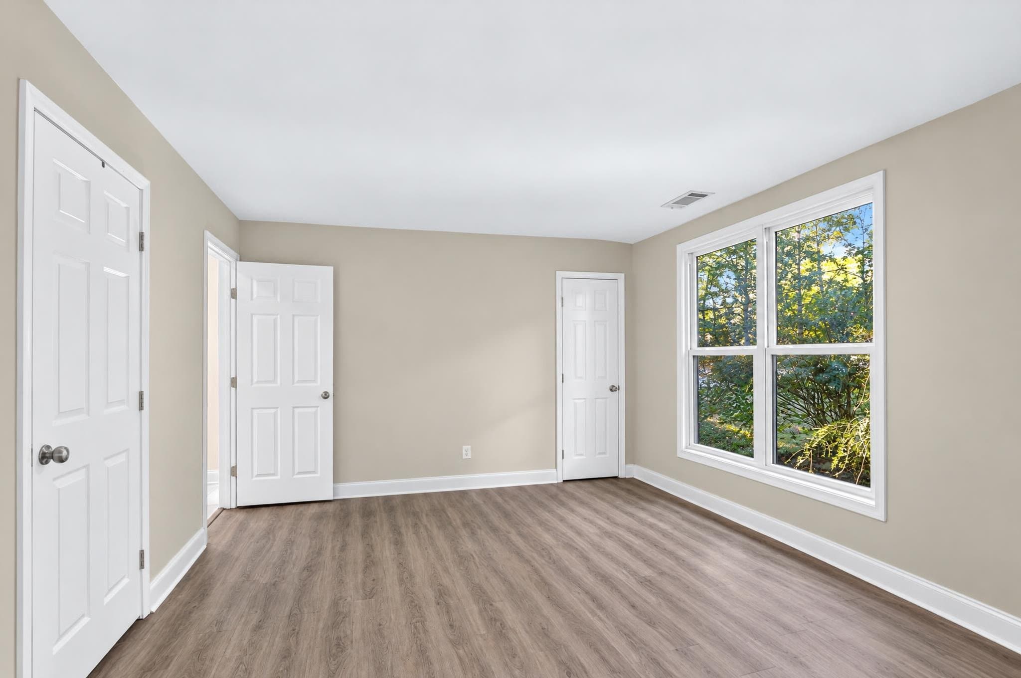 Decatur House: 4454 Thompson Mill Rd