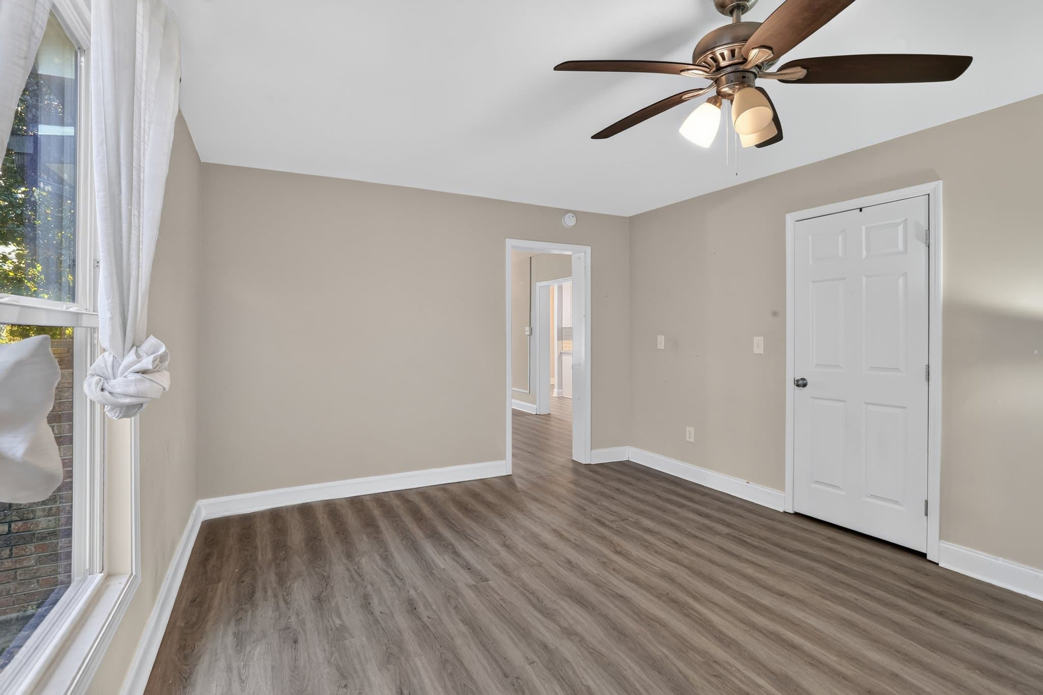 Decatur House: 4454 Thompson Mill Rd
