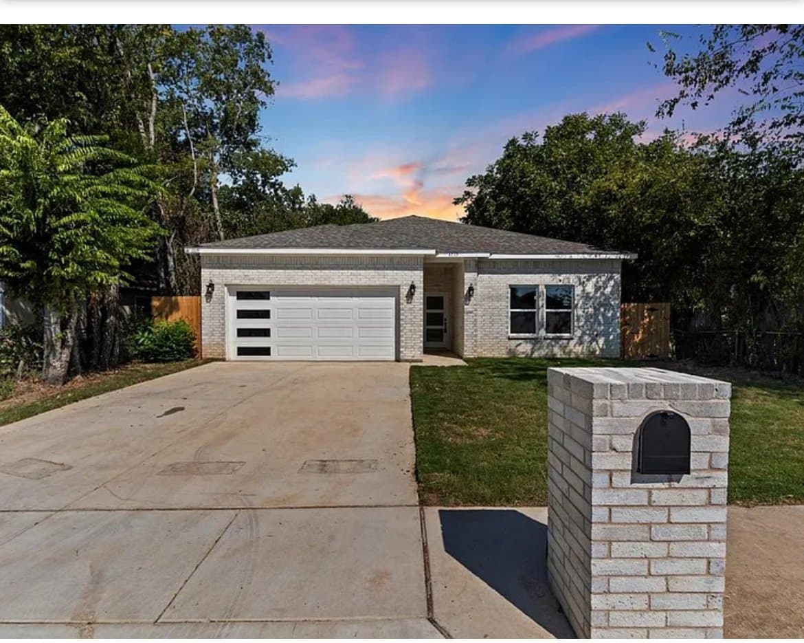 Fort Worth House: 4715 Ramey Ave