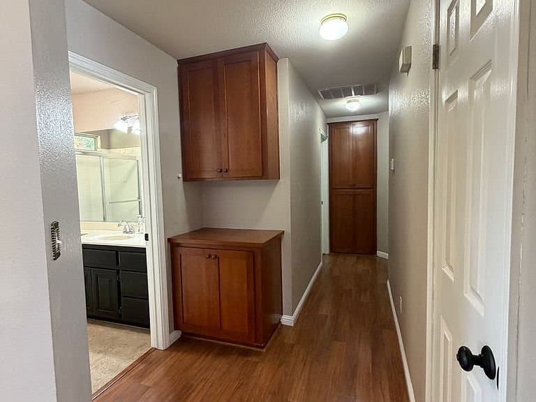 Rocklin House: 4758 Stuart St