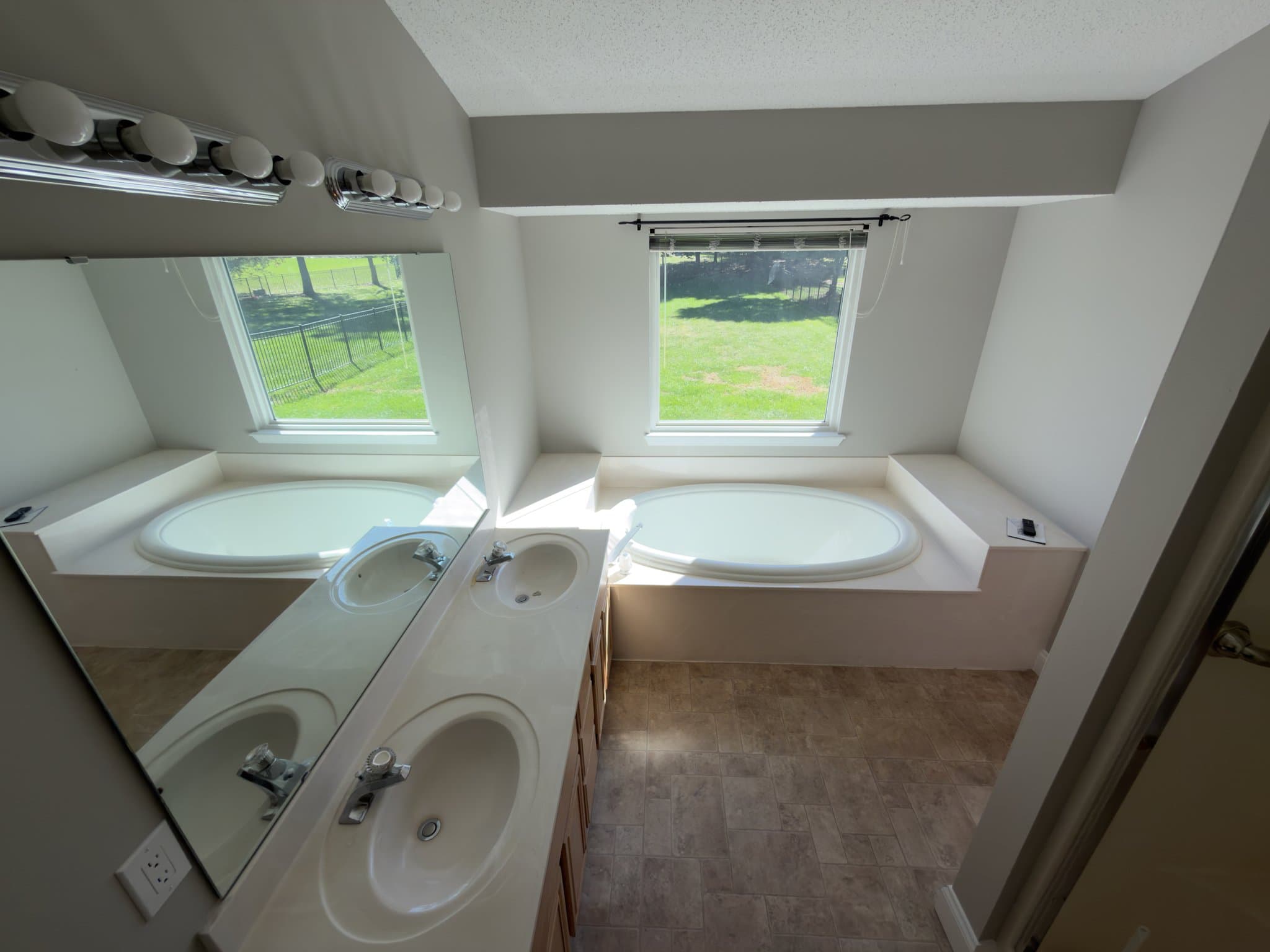 Saint Charles House: 1722 Doris Walter Ln