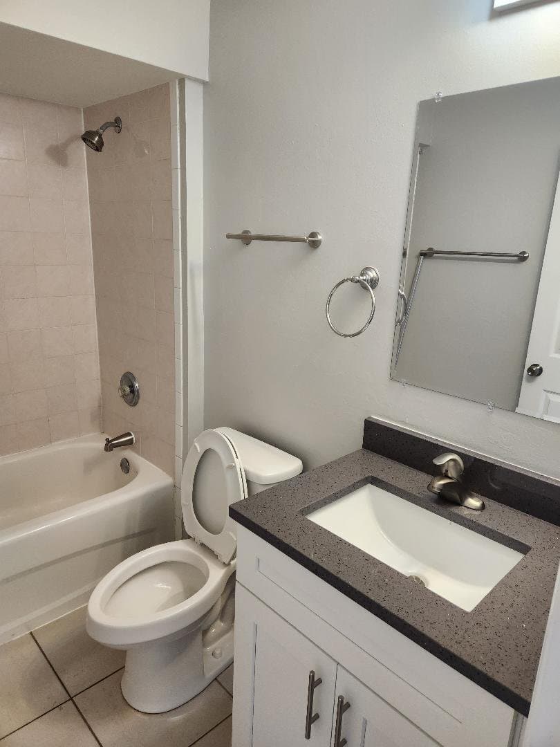 Cape Coral House: 610 SE 14th Ter