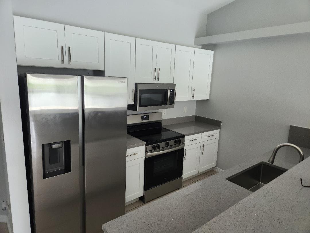 Cape Coral House: 610 SE 14th Ter