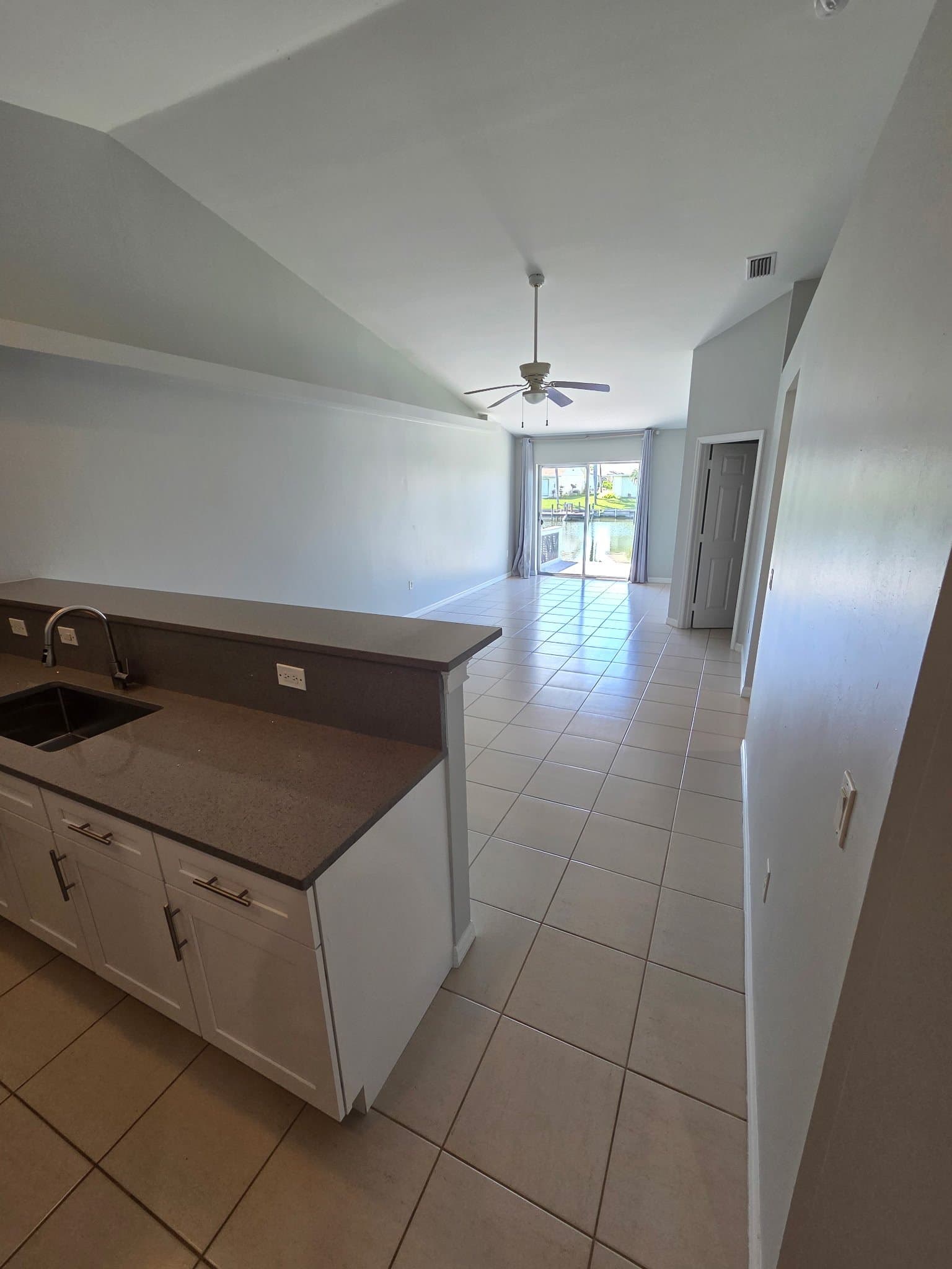 Cape Coral House: 610 SE 14th Ter
