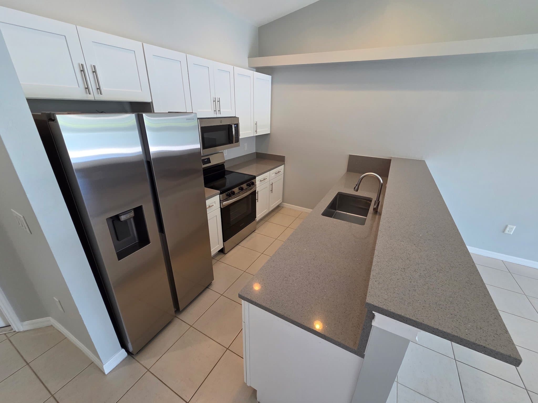 Cape Coral House: 610 SE 14th Ter