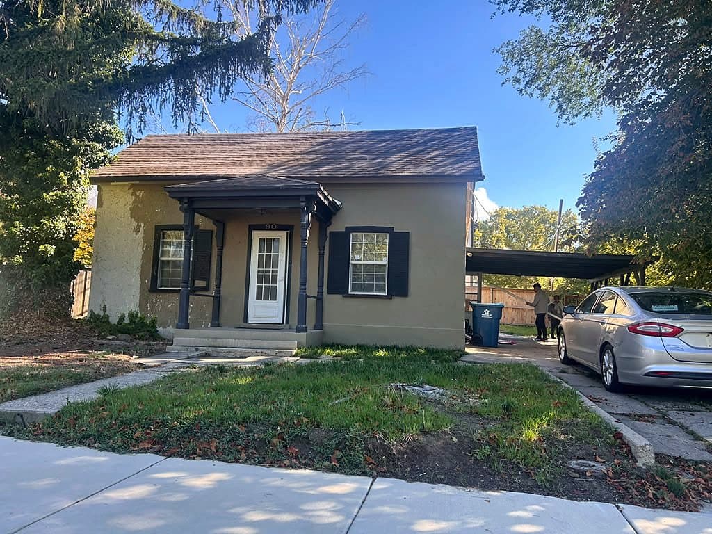 Pleasant Grove House: 90 N 200 E