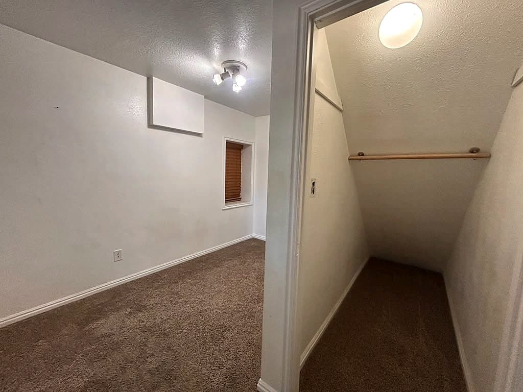 Pleasant Grove House: 90 N 200 E
