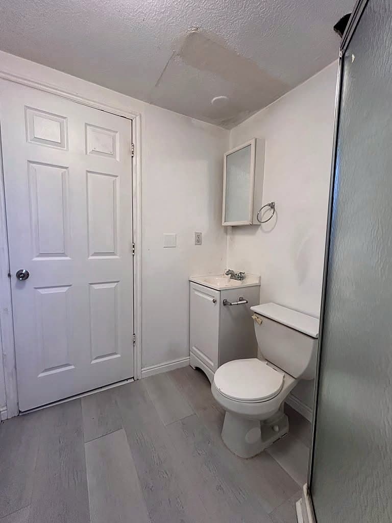 Pleasant Grove House: 90 N 200 E
