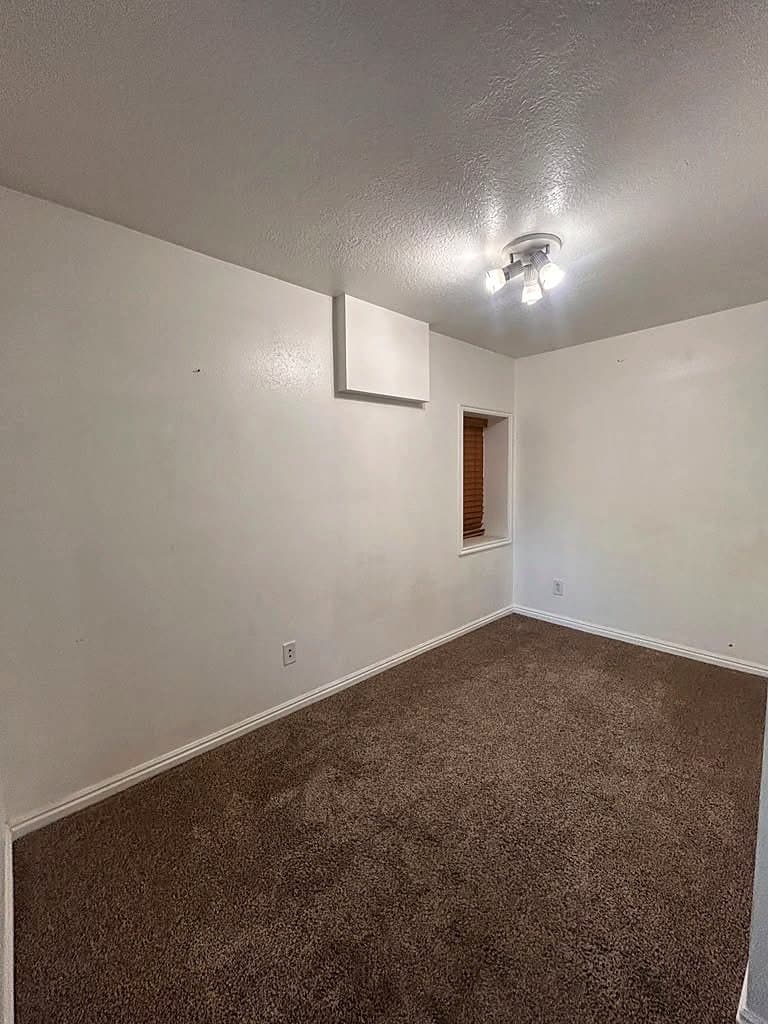 Pleasant Grove House: 90 N 200 E
