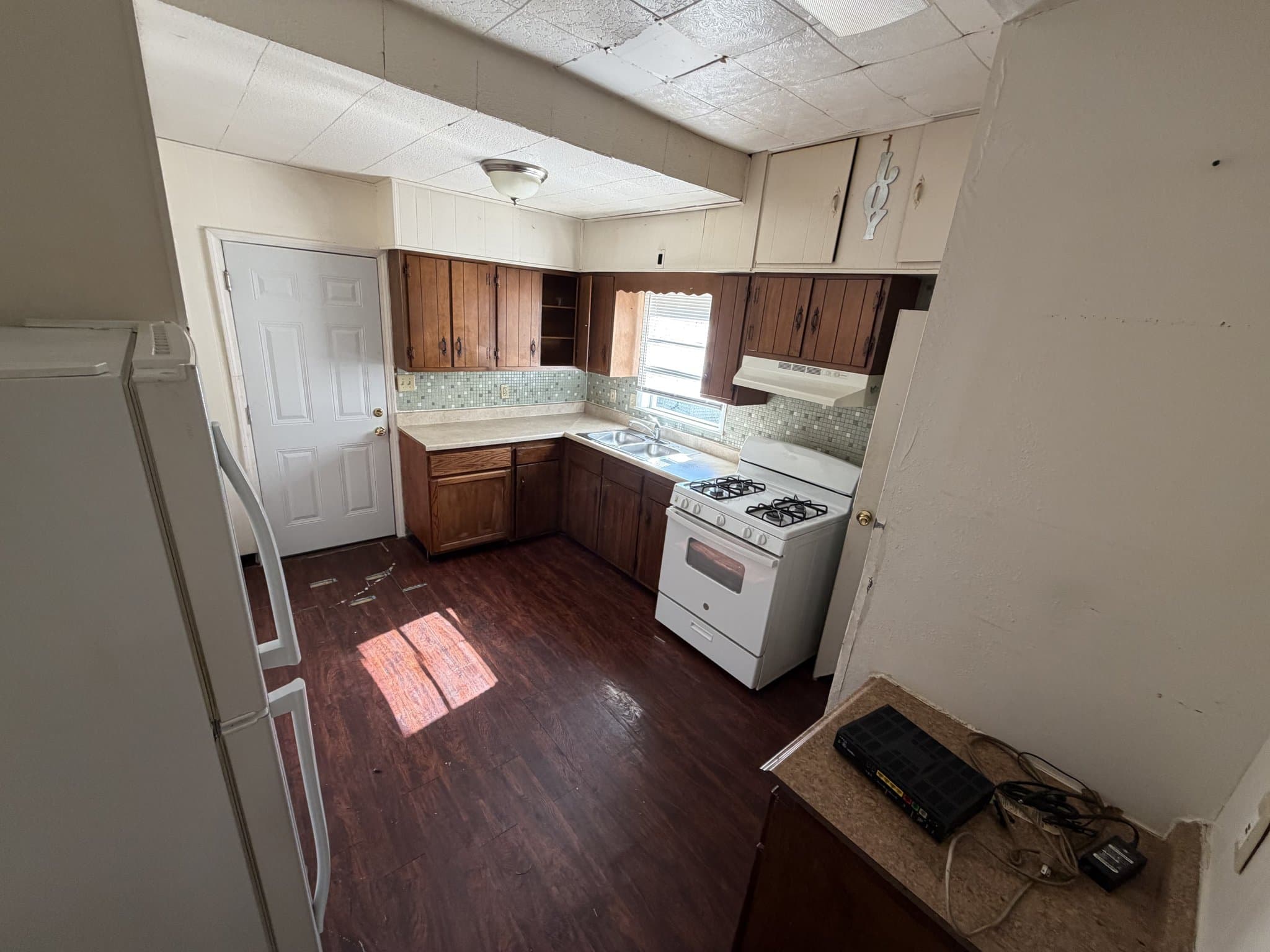 Saint Louis House: 136 S Clark Ave