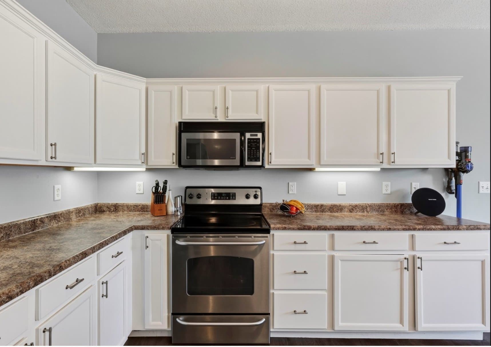 North Liberty Townhome: 420 Glenmoor Pl