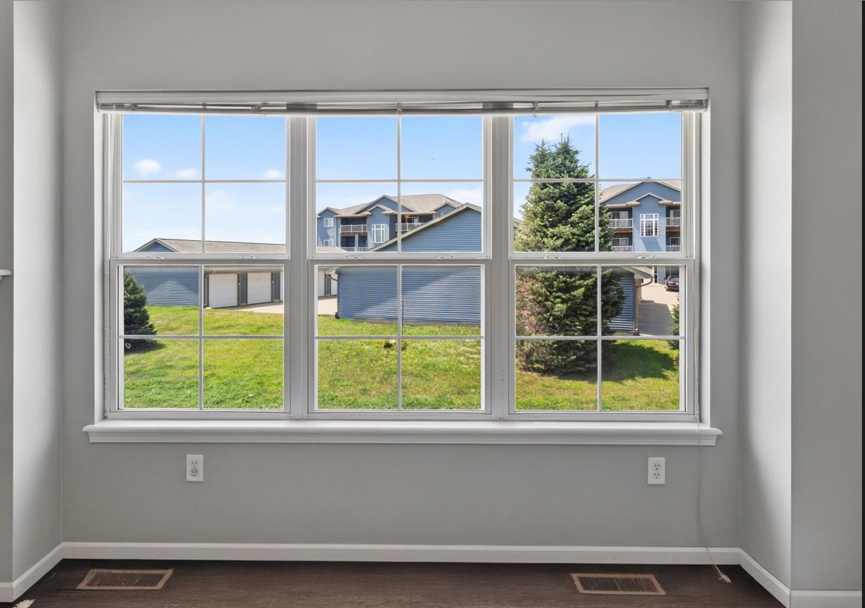 North Liberty Townhome: 420 Glenmoor Pl