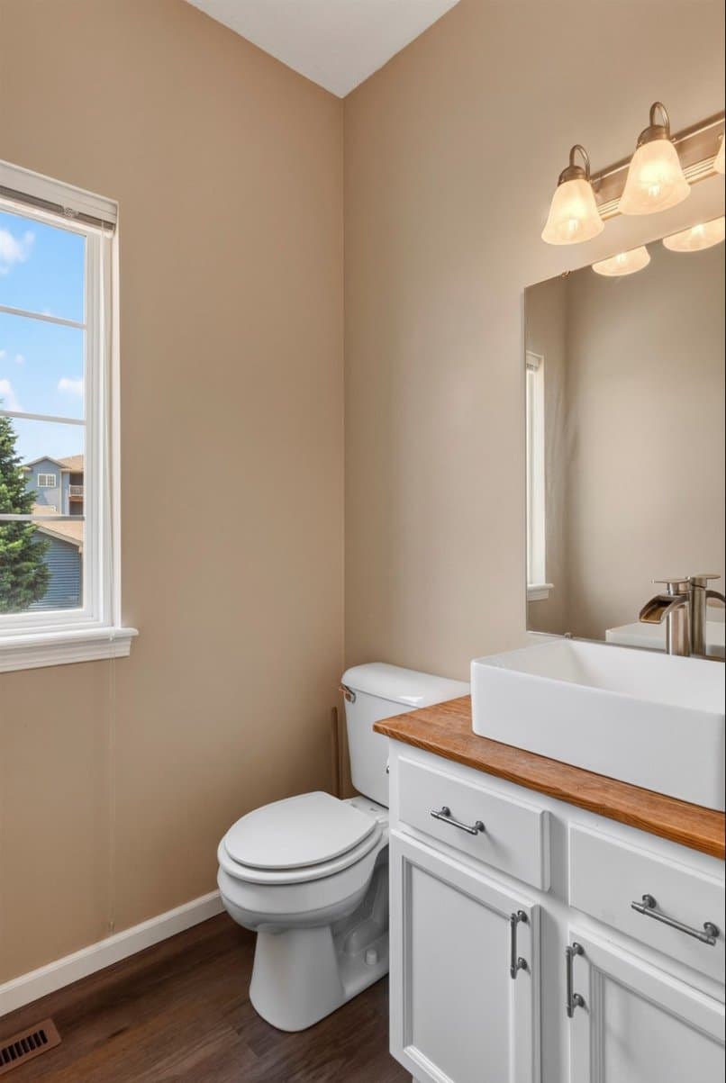 North Liberty Townhome: 420 Glenmoor Pl