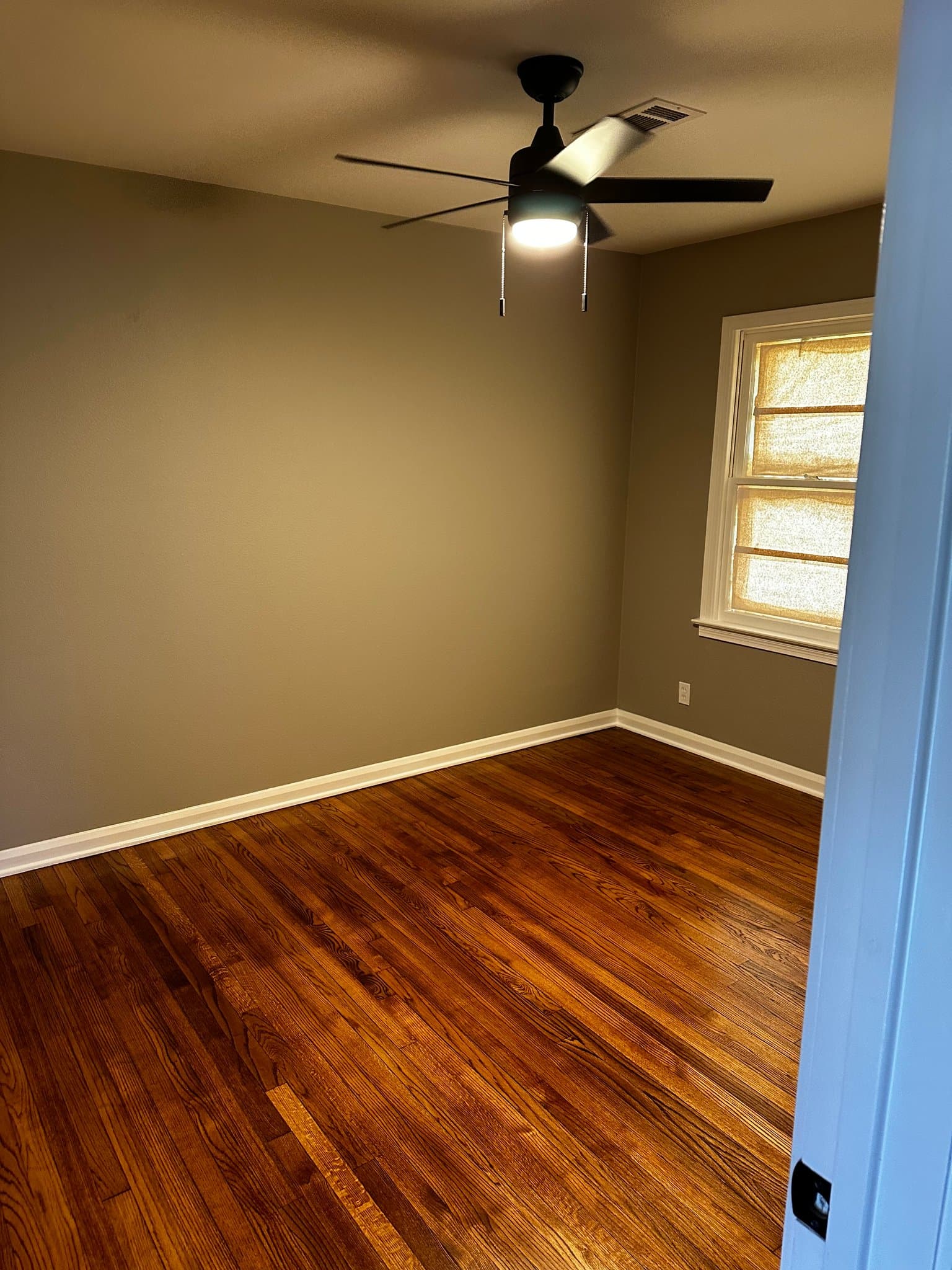 Groves House: 5209 Main Ave