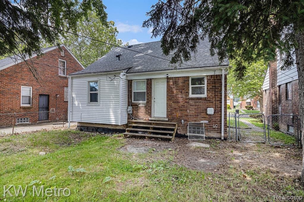 Detroit House: 11416 Pierson St
