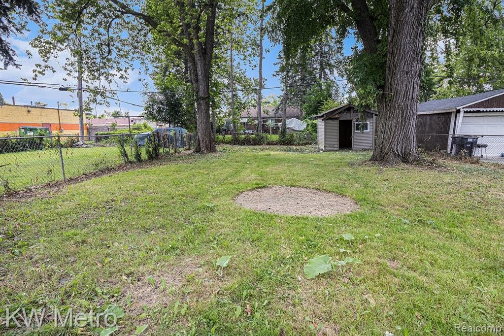 Detroit House: 11416 Pierson St