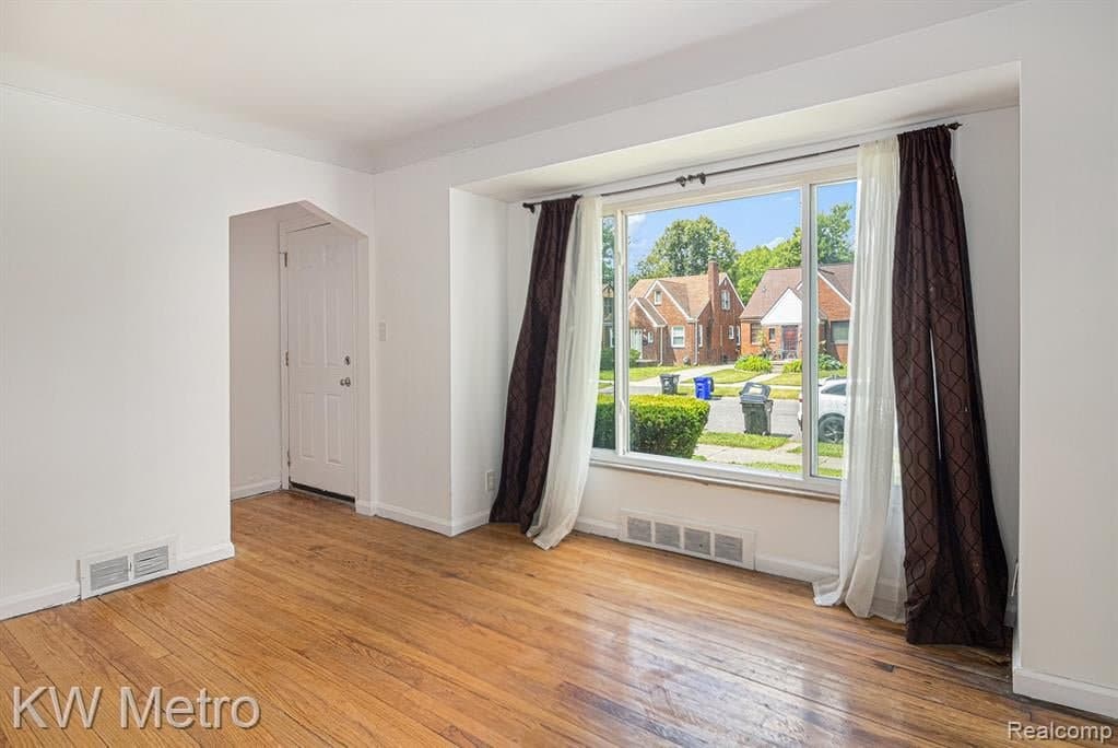 Detroit House: 11416 Pierson St