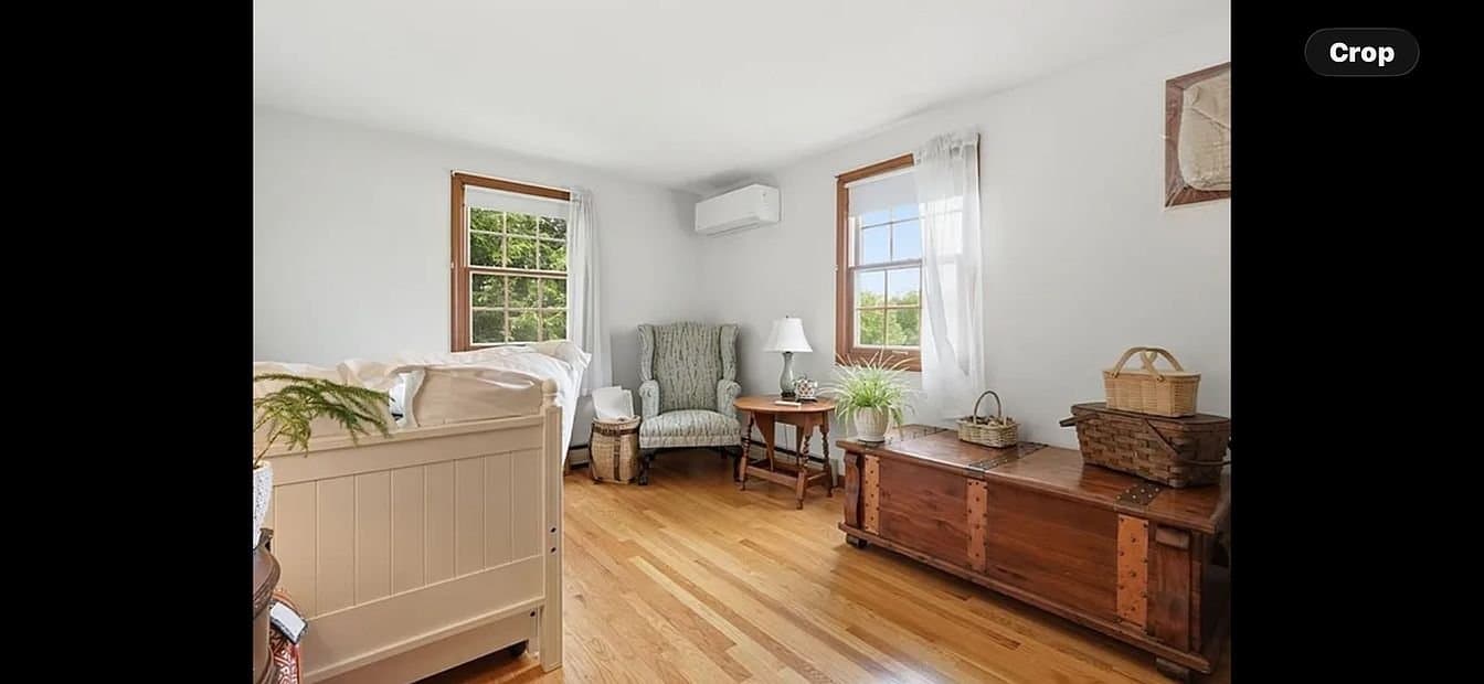 Hadley House: 73 N Maple St