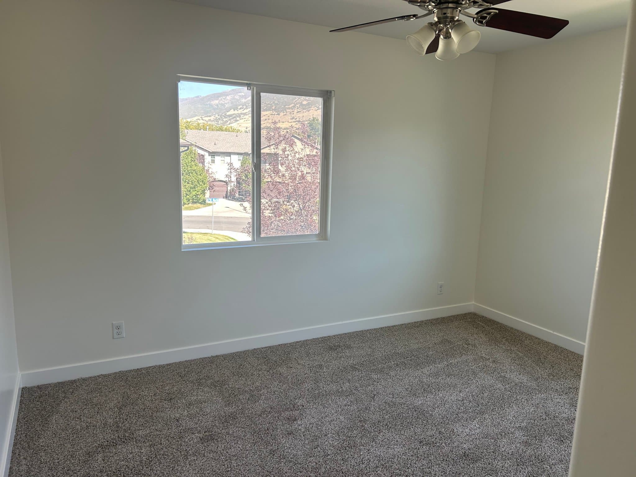 Centerville Single Room: 258 W 680 N