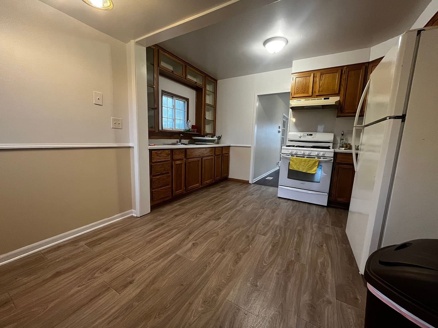 Round Lake Park House: 415 Clifton Dr