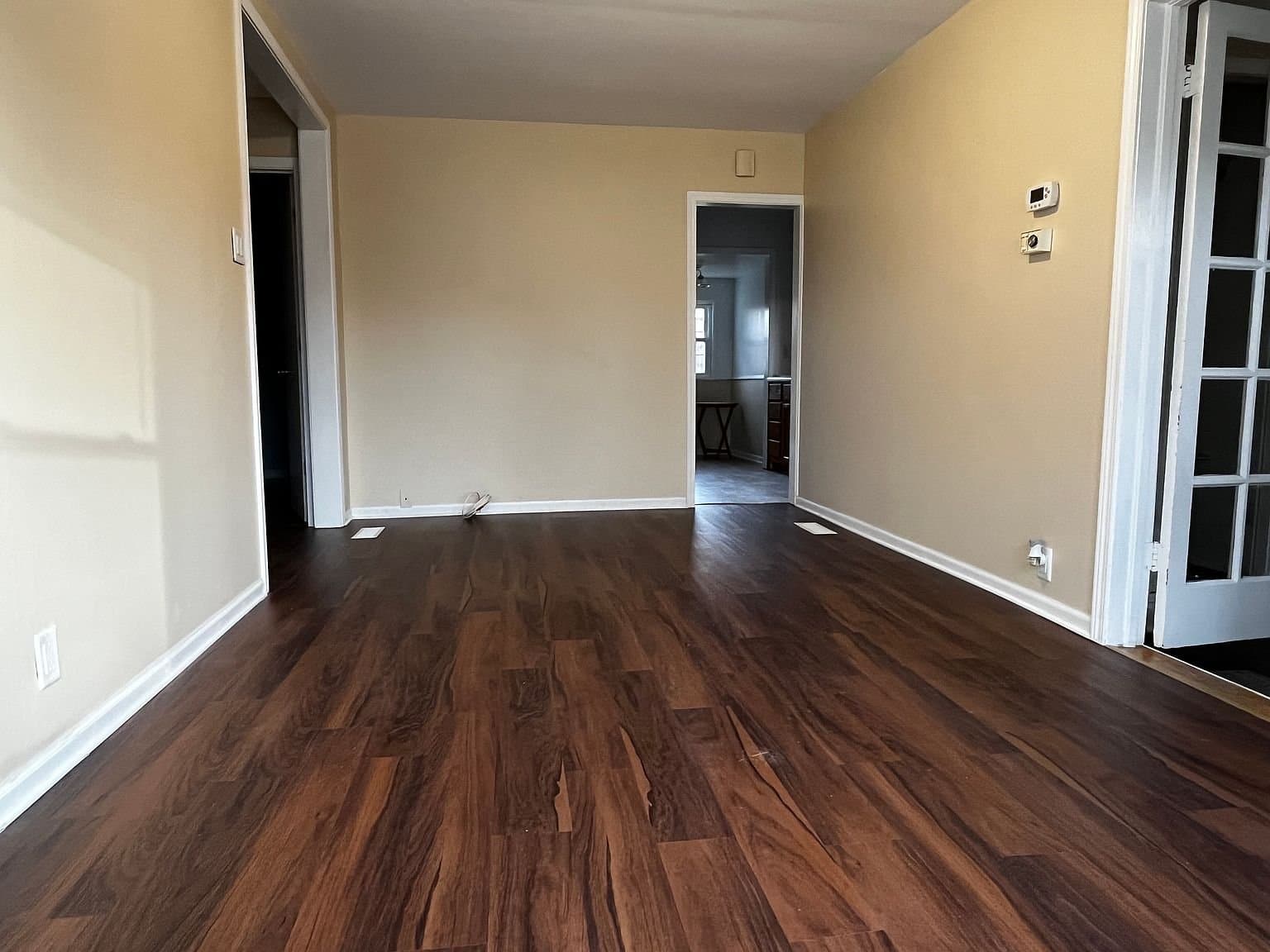 Round Lake Park House: 415 Clifton Dr