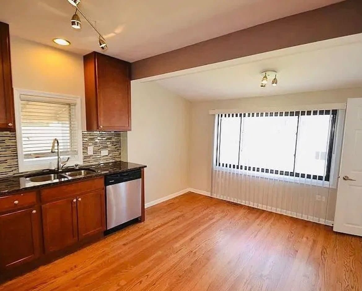 Elmwood Park House: 2420 N 75th Ct, Elmwood Park, IL 60707
