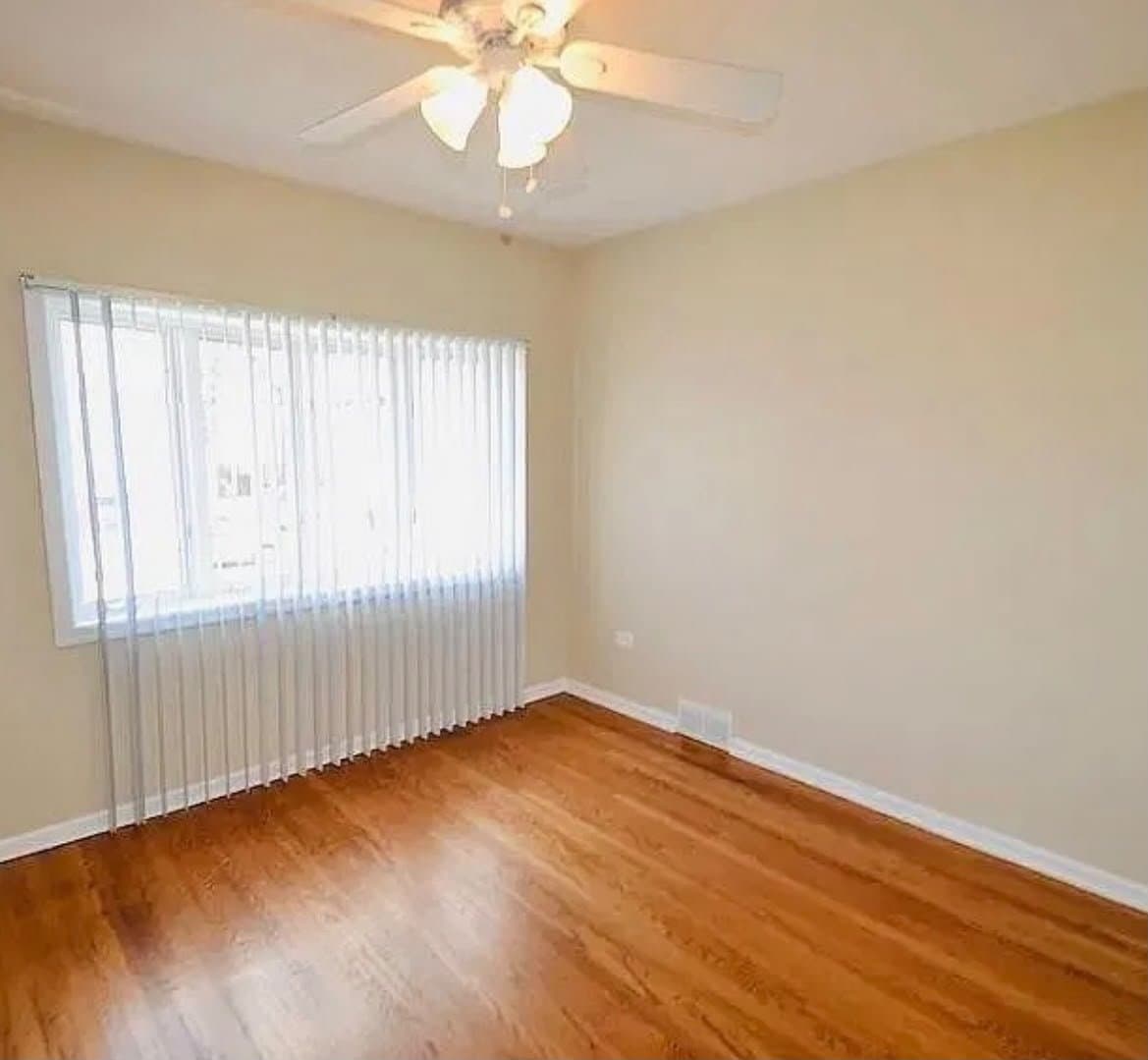 Elmwood Park House: 2420 N 75th Ct, Elmwood Park, IL 60707