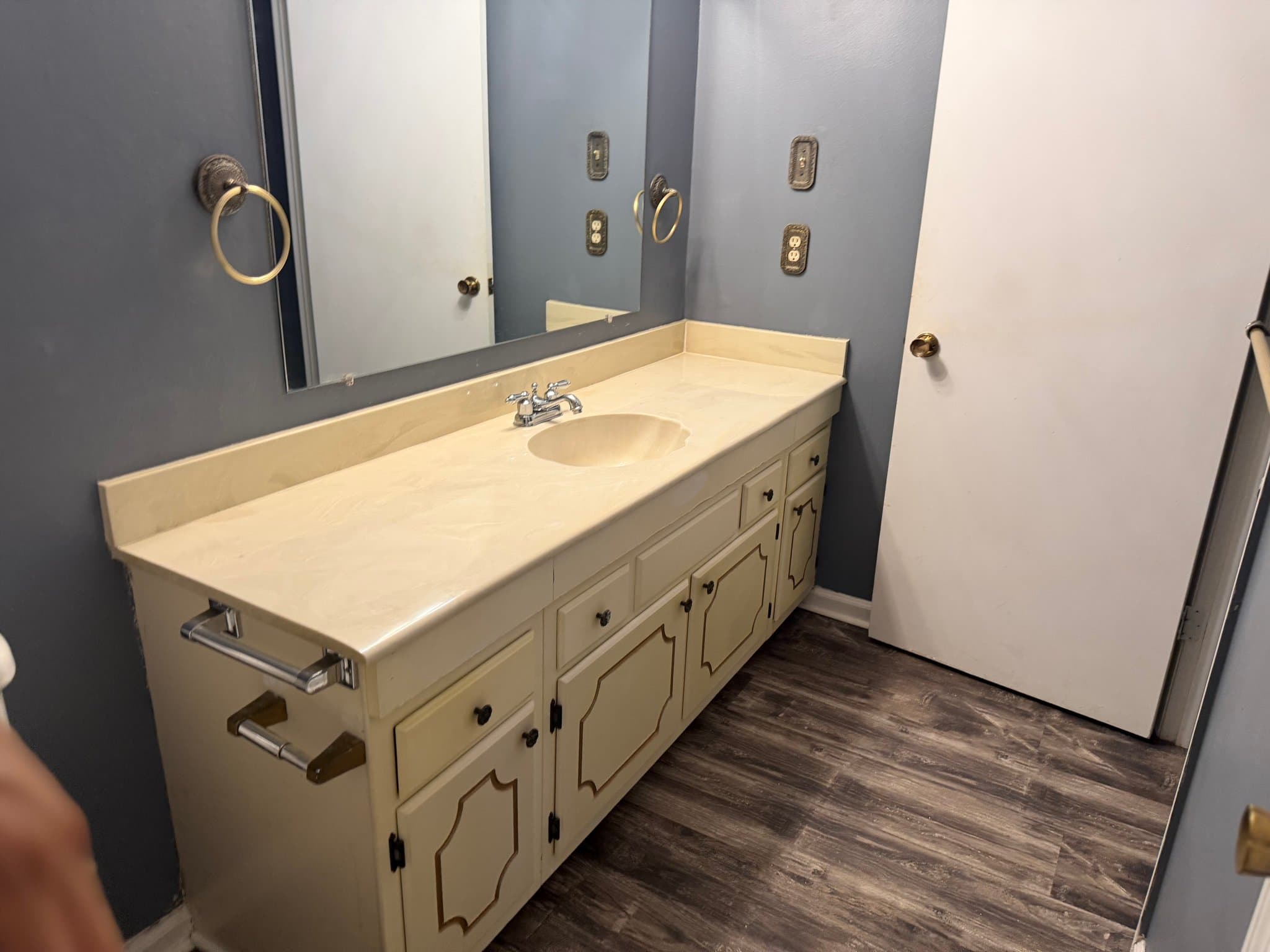 Hot Spring Condo: 125 Carl Dr.