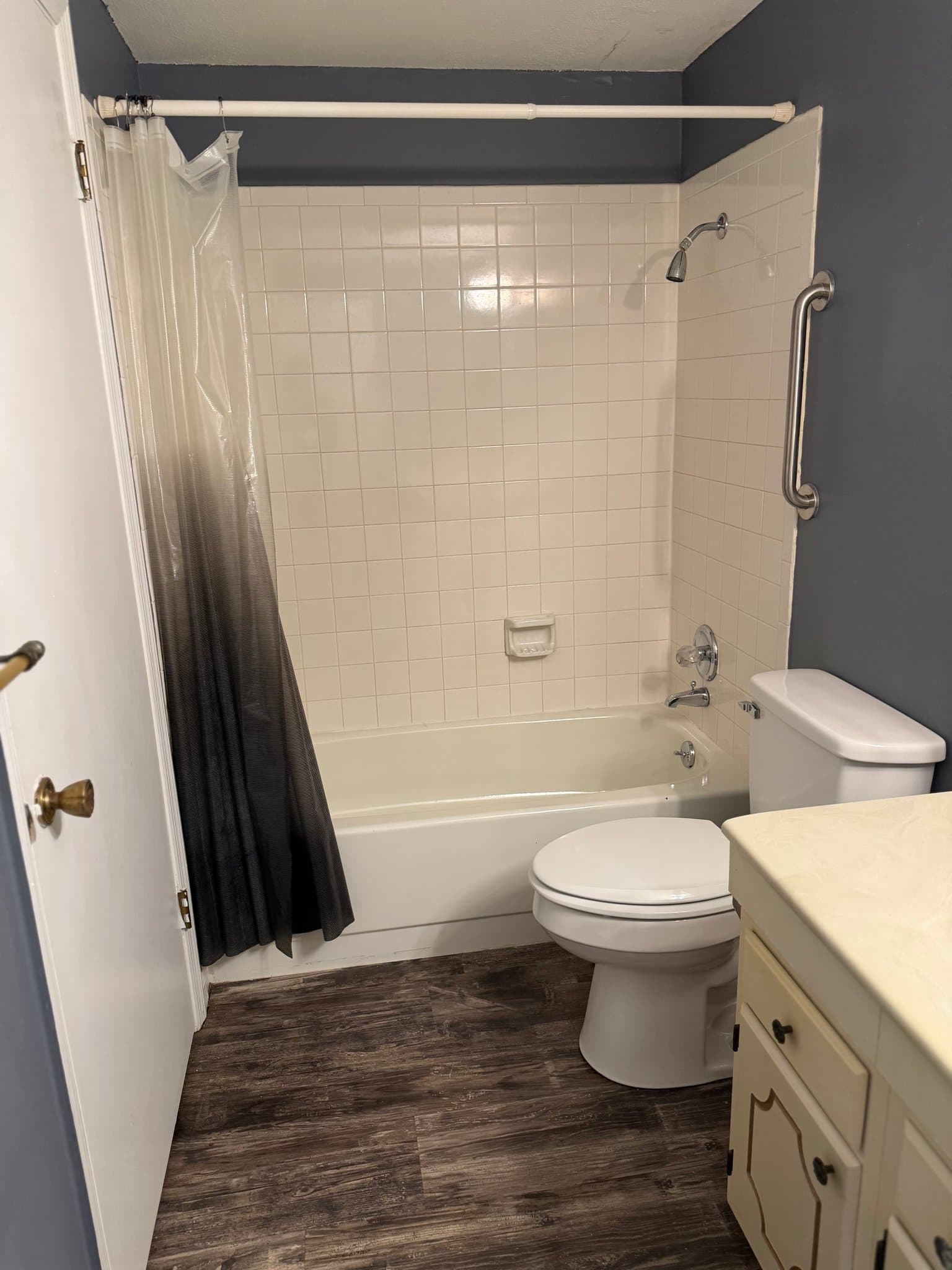 Hot Spring Condo: 125 Carl Dr.