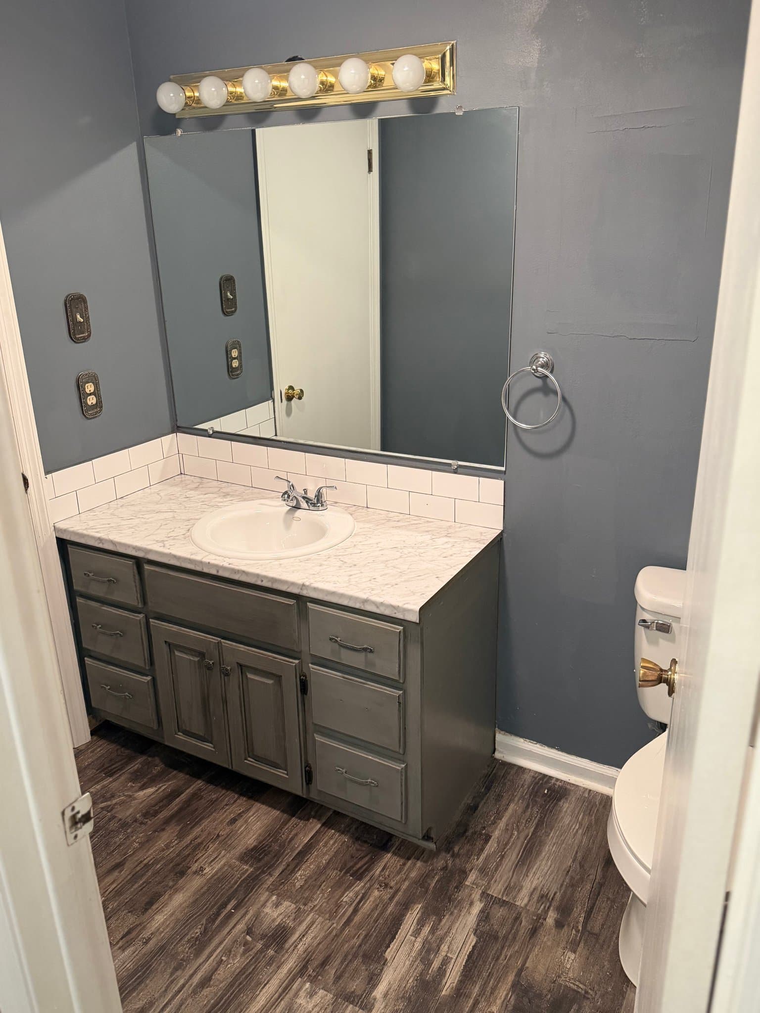 Hot Spring Condo: 125 Carl Dr.