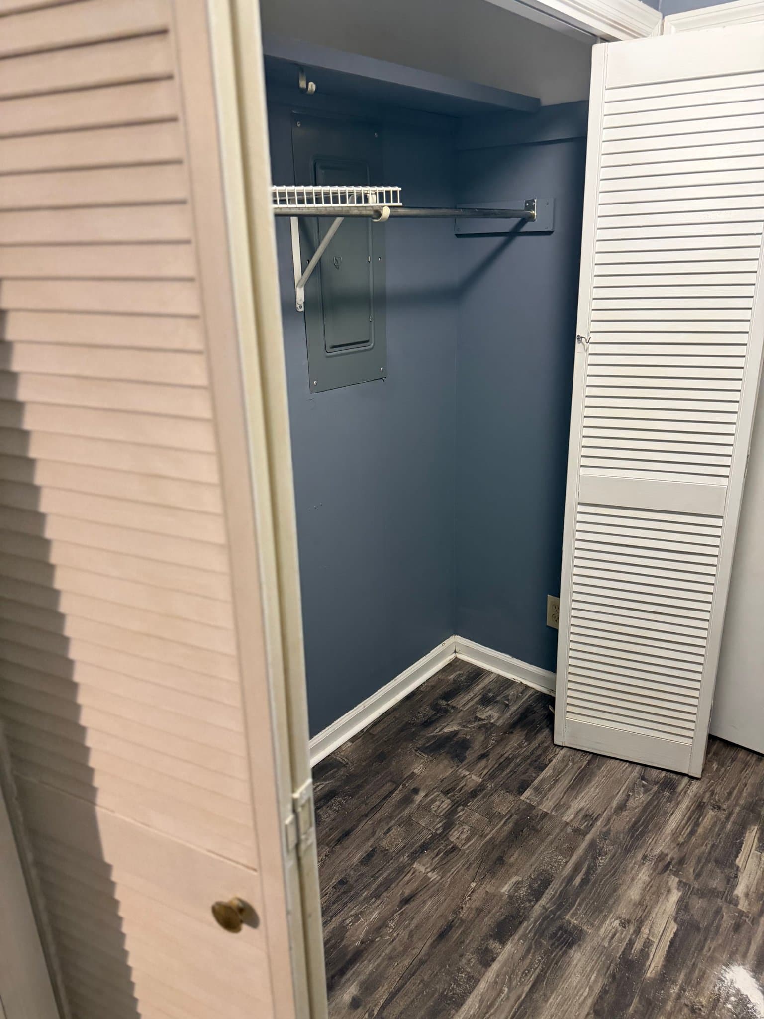 Hot Spring Condo: 125 Carl Dr.