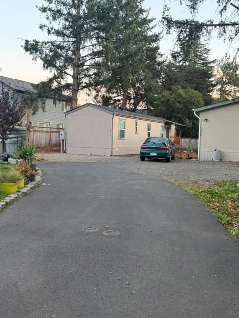 Gresham House: 2696 SE Palmquist Rd