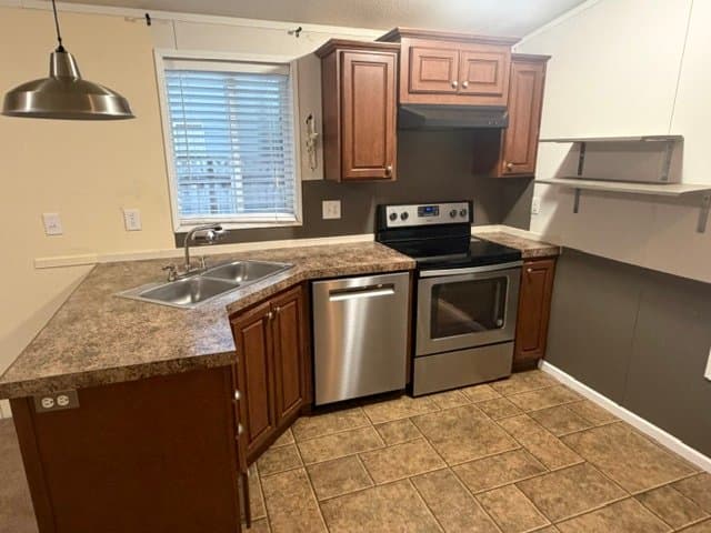 Gresham House: 2696 SE Palmquist Rd