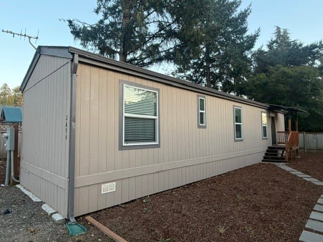 Gresham House: 2696 SE Palmquist Rd