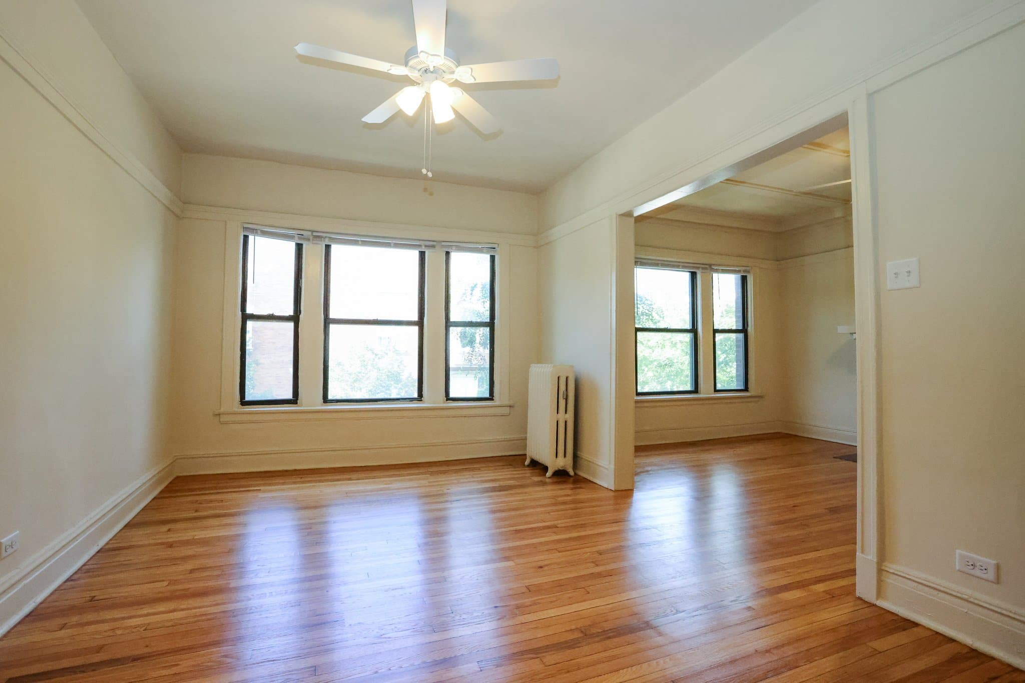 Chicago Apartment: 3915 Fremont