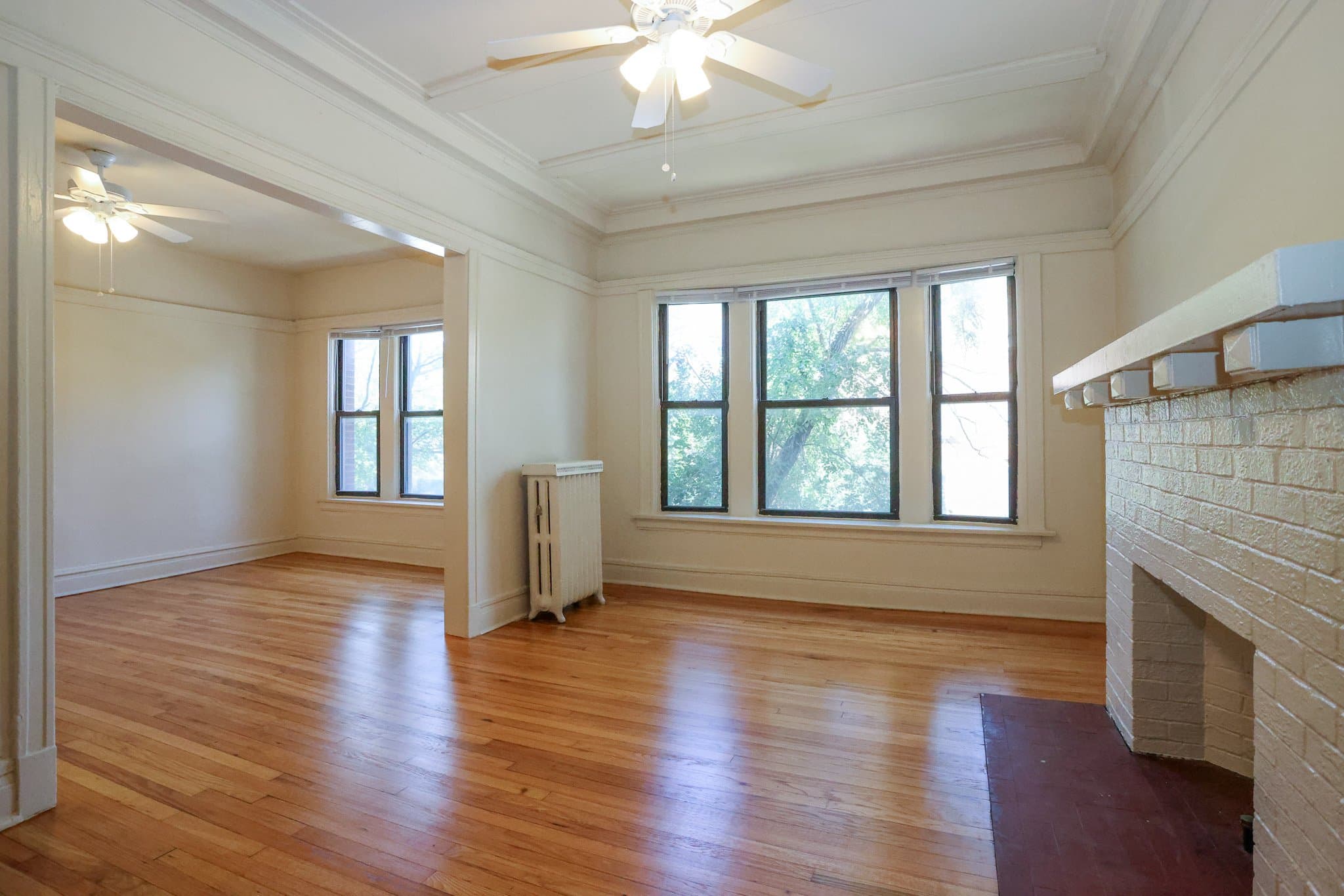 Chicago Apartment: 3915 Fremont