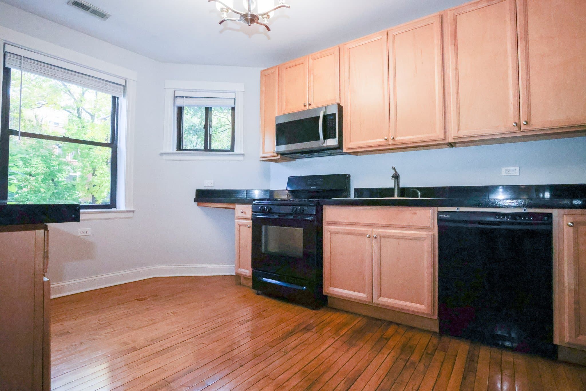 Chicago Apartment: 901 Sheridan