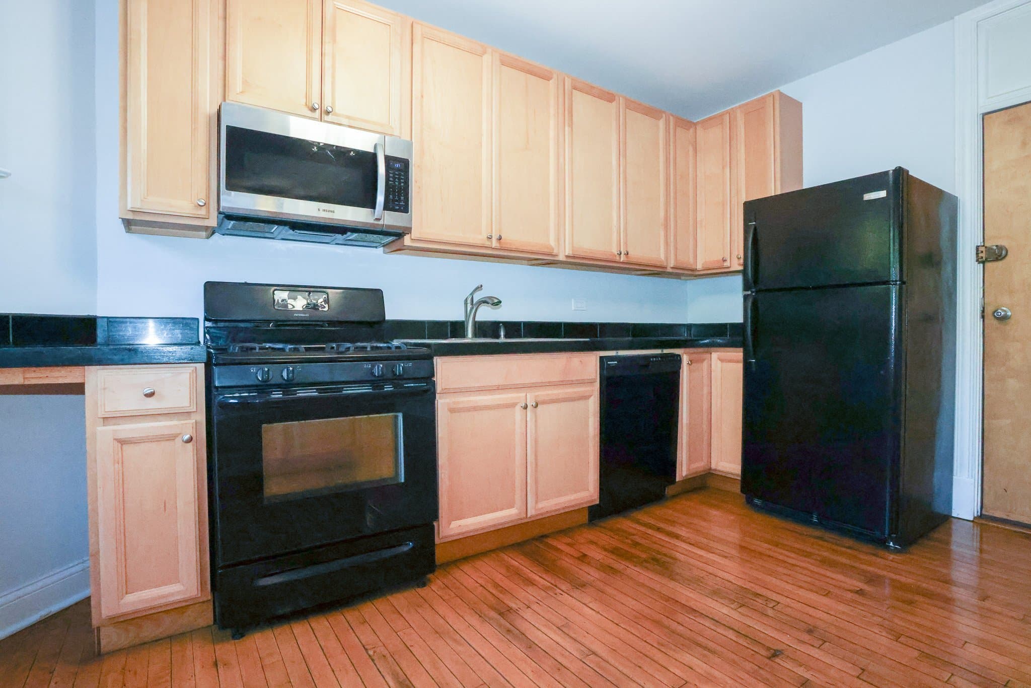 Chicago Apartment: 901 Sheridan