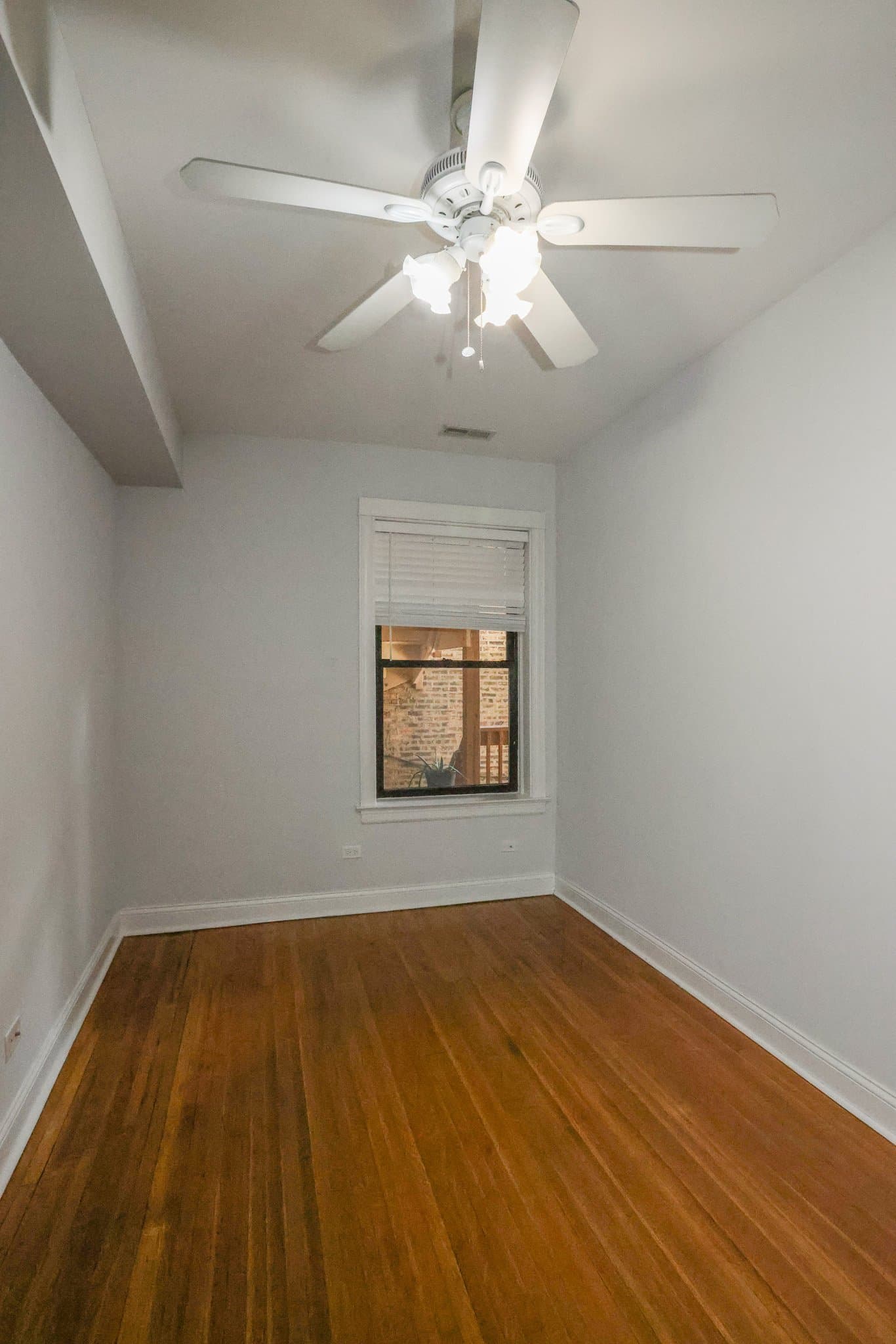 Chicago Apartment: 901 Sheridan